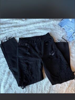 Black ripped vintage Levi’s